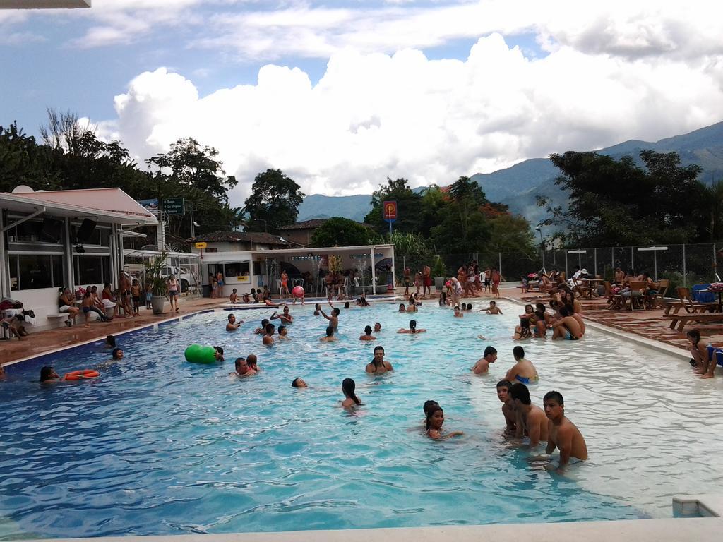 Sky Club Eco Hotel Belen de Umbria Exteriör bild